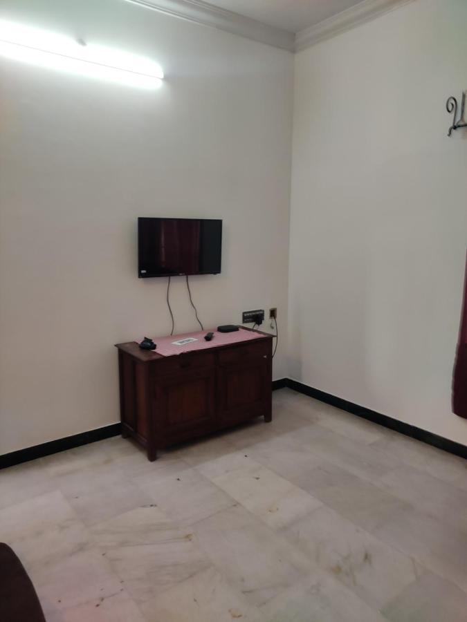 Villa Souhayl Homestay ポンディシェリ エクステリア 写真